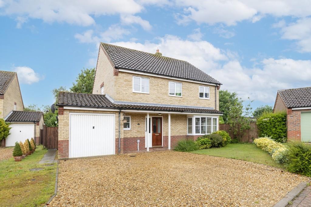 Bramley Road, Dereham 4 bed detached house £1,400 pcm (£323 pw)
