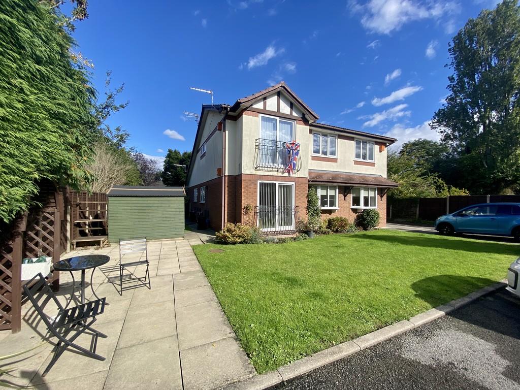 Garden Villas, Outwood Road, Heald Green 2 bed apartment £199,950