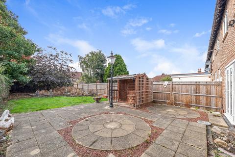 166 Eltham Palace Road, London, SE9 5LZ