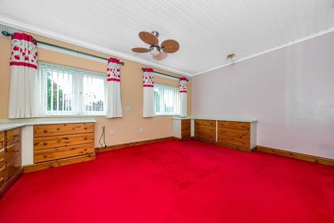 166 Eltham Palace Road, London, SE9 5LZ