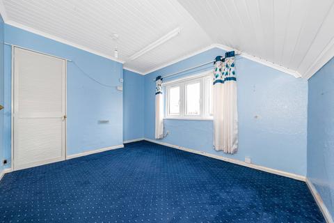 166 Eltham Palace Road, London, SE9 5LZ