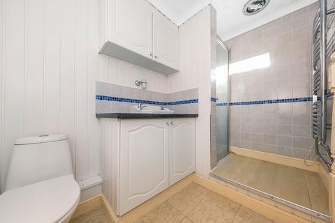 166 Eltham Palace Road, London, SE9 5LZ