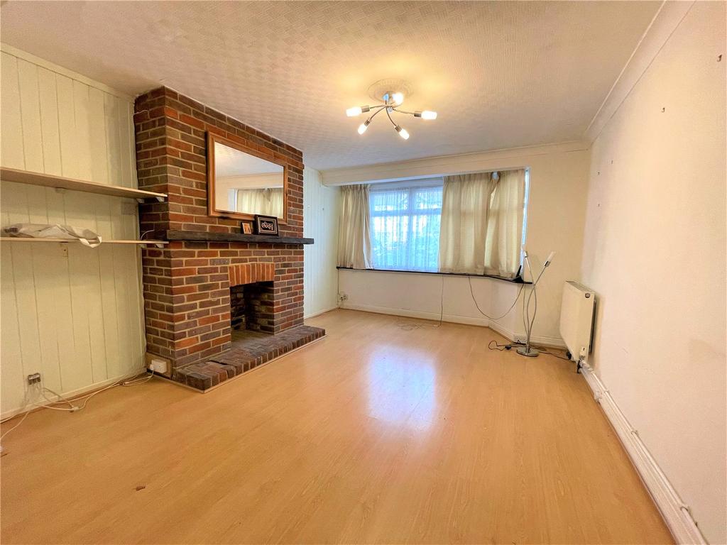 Denecroft Crescent, Uxbridge, Greater London, UB10 3 bed semidetached