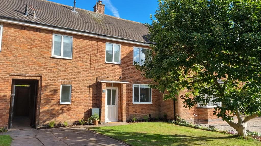 Newlands Road, Bentley Heath 3 bed terraced house £1,250 pcm (£288 pw)