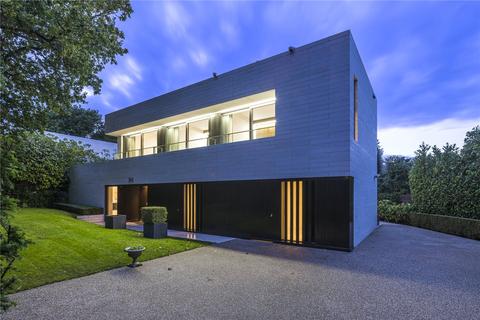 7 bedroom detached house for sale - Coombe Hill Road, Kingston Upon Thames