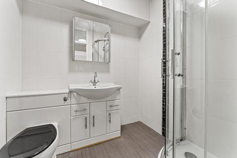Flat 5, 23 Aldersbrook Road, London, E12 5HH
