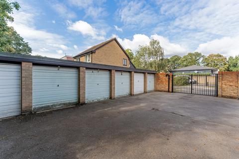 Flat 5, 23 Aldersbrook Road, London, E12 5HH