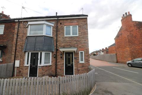 3 bedroom end of terrace house to rent - Hull Road, Hessle