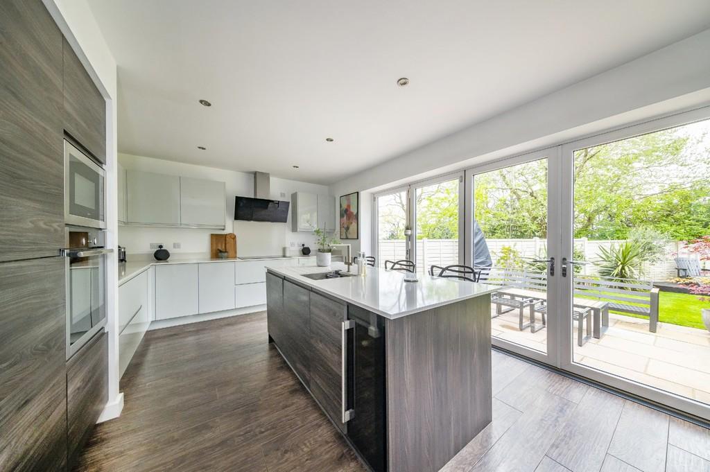 Knowler Hill, Liversedge 5 bed detached house £525,000