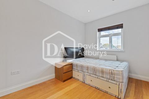 4 bedroom apartment to rent, Camden Road, Holloway Islington, London