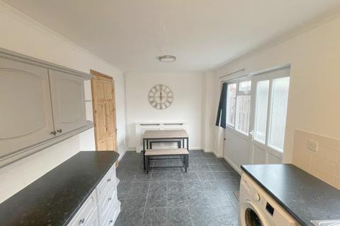 2 bedroom terraced house to rent, Blacketts Walk , Clifton