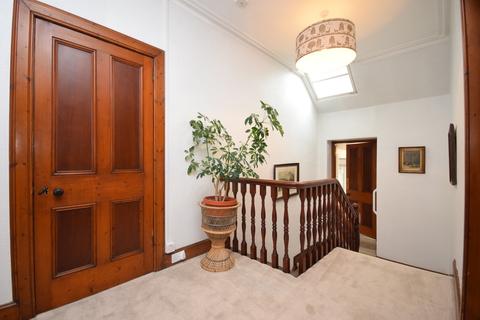 70 Bonnethill Road, Pitlochry, PH16 5ED