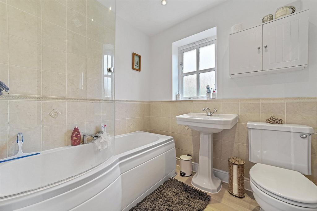 En-Suite Bathroom
