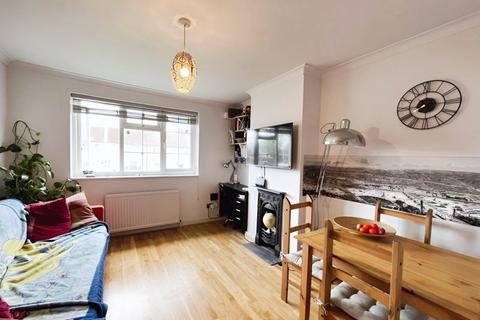 3 bedroom terraced house for sale, Gloucester Grove, Edgware