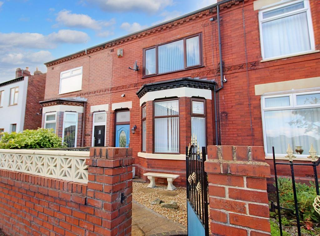 Old Road, AshtoninMakerfield, Wigan, WN4 2 bed terraced house £170,000