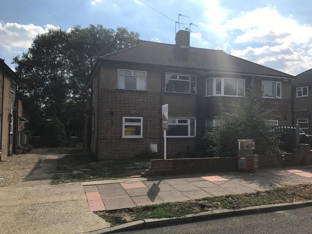 Maylands Drive, Sidcup, DA14 2 bed ground floor flat £1,350 pcm (£312 pw)