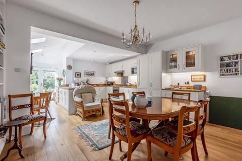 5 Mount Pleasant, Farnham, GU9 7AA