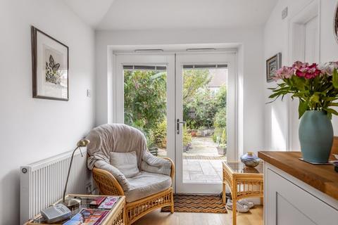 5 Mount Pleasant, Farnham, GU9 7AA