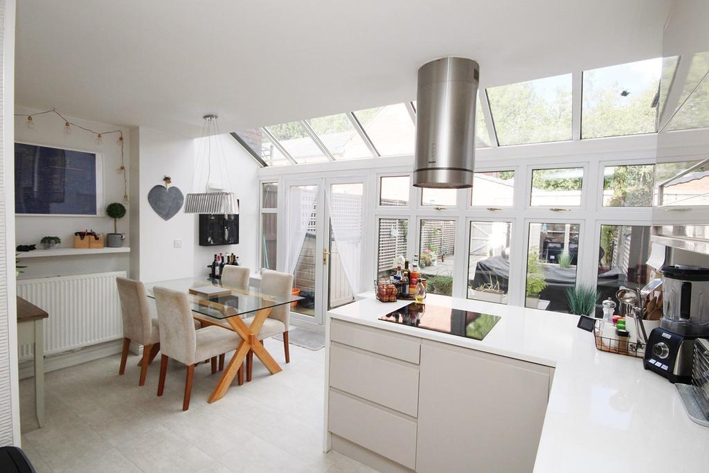 Bainbridge Crescent, Great Sankey, Warrington, WA5 4 bed townhouse £