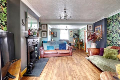 5 bedroom detached house for sale - King Street, Earls Barton, Northampton NN6 0LQ