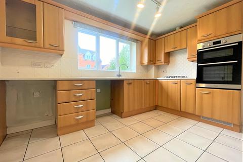 4 bedroom detached house to rent - Croyland Drive, Elstow , Bedford, MK42