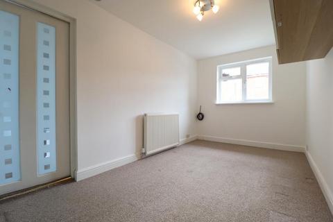 6 Laxton Close, Luton, LU2 8SJ