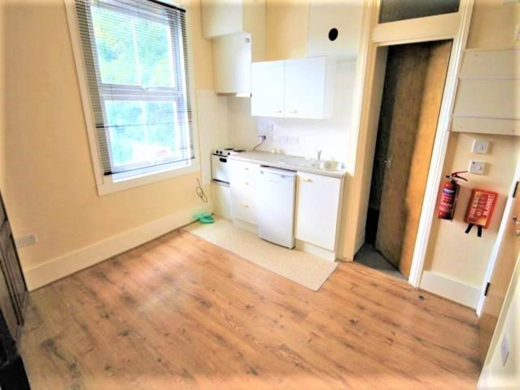 East Avenue, Walthamstow, London Studio £850 pcm (£196 pw)