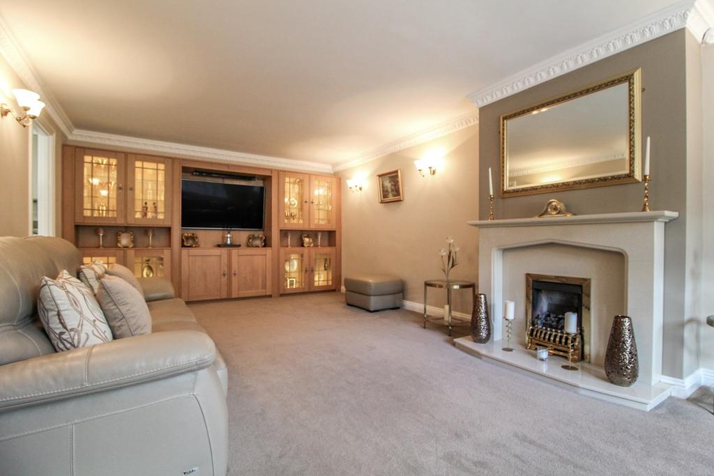 Dell Road, Tilehurst, Reading, RG31 3 bed semidetached house £500,000