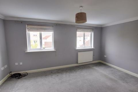 3 bedroom terraced house to rent - Water Lily Close, Trowbridge