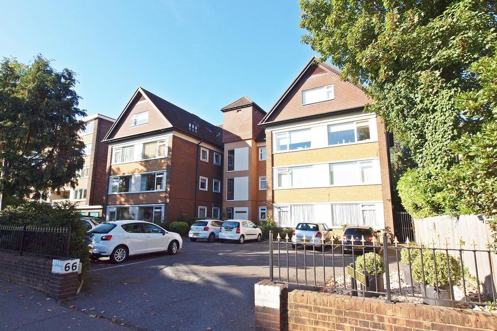 Wickham Road, Beckenham, BR3 3 bed flat for sale £550,000