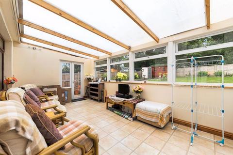 40 Woodend, Sutton, SM1 3LJ