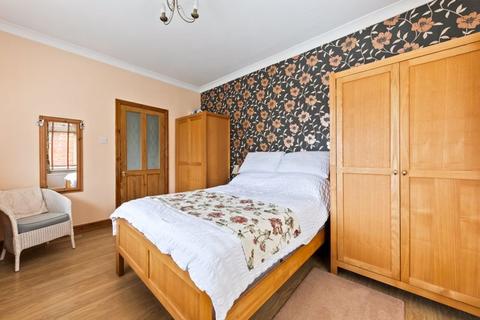 40 Woodend, Sutton, SM1 3LJ