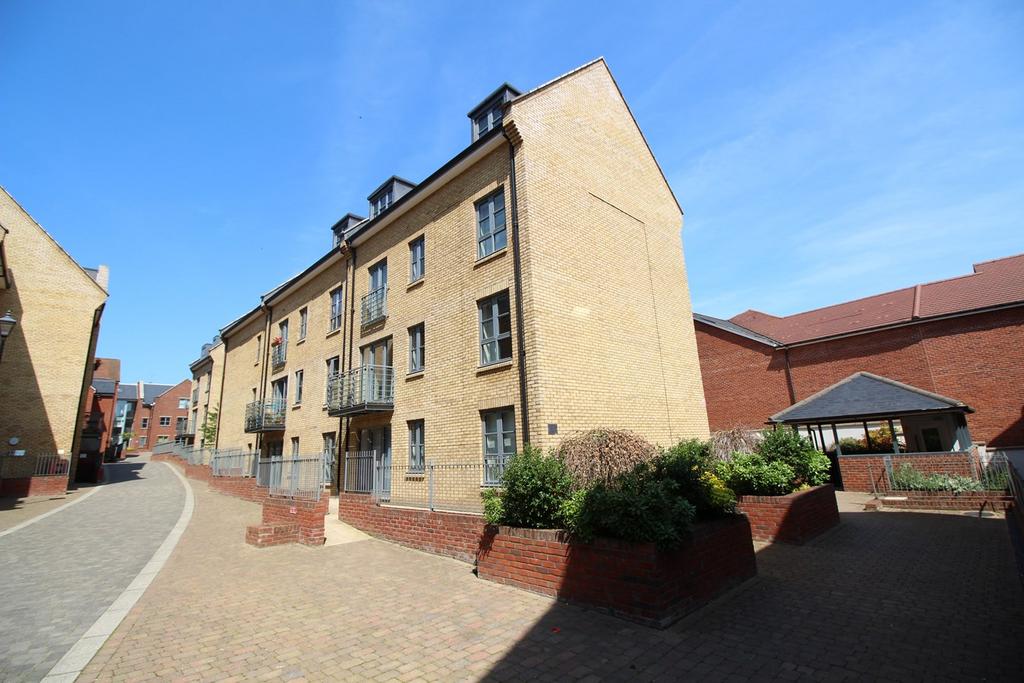 Paynes Park, Hitchin, SG5 2 bed ground floor flat to rent £1,250 pcm