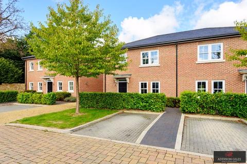 2 Mobbs Close, Stoke Poges, Slough, SL2 4FF