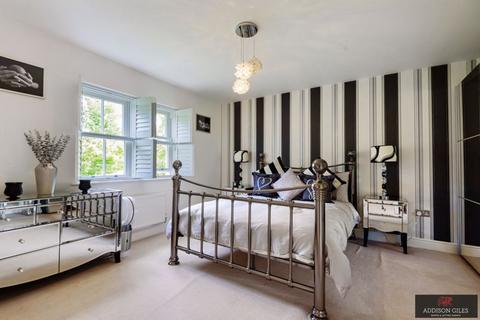 2 Mobbs Close, Stoke Poges, Slough, SL2 4FF