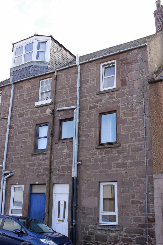 Baltic Street, Montrose 1 bed flat £20,000
