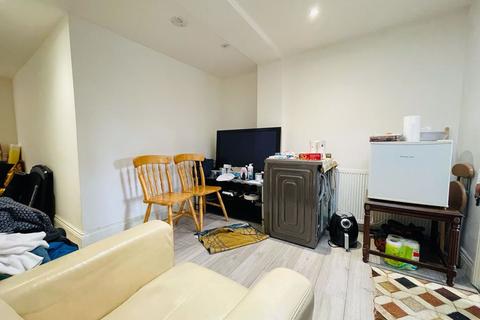 43 Whitefriars Avenue, Harrow, HA3 5RQ