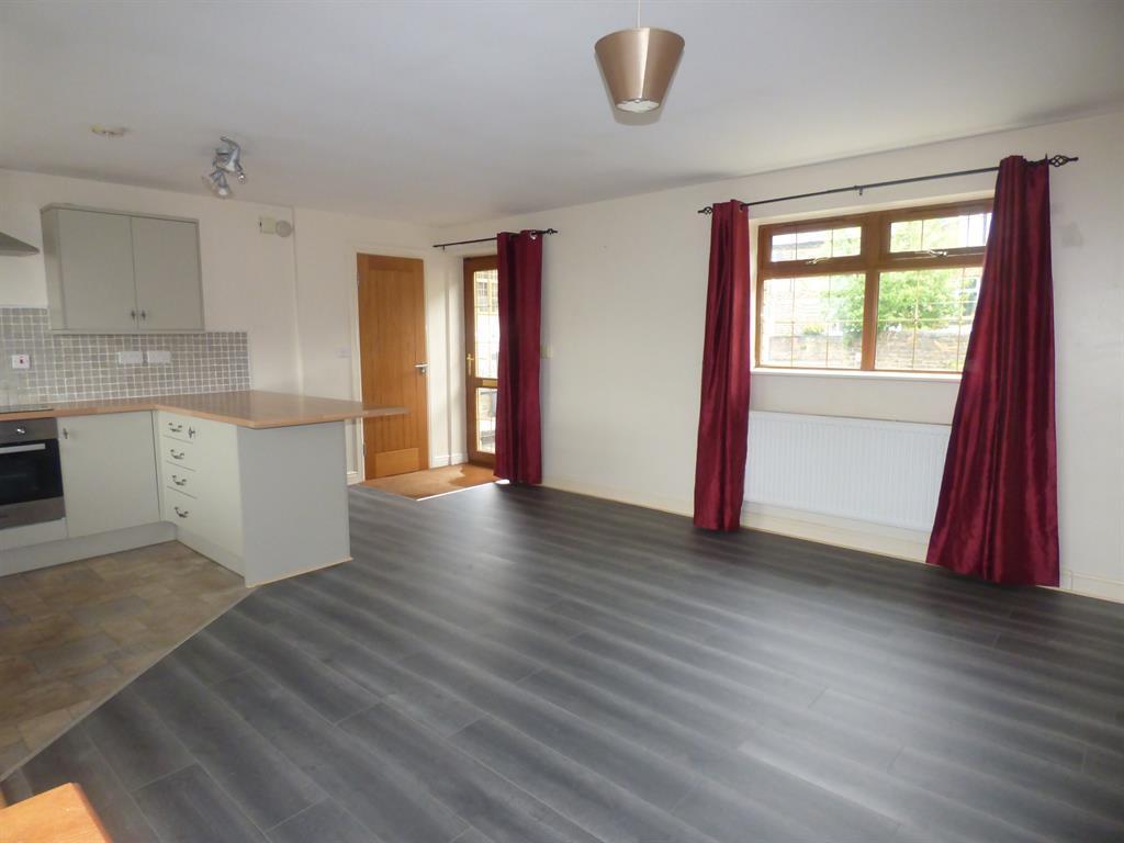 Spruce House, Washer Lane, Halifax... 2 bed terraced house £625 pcm