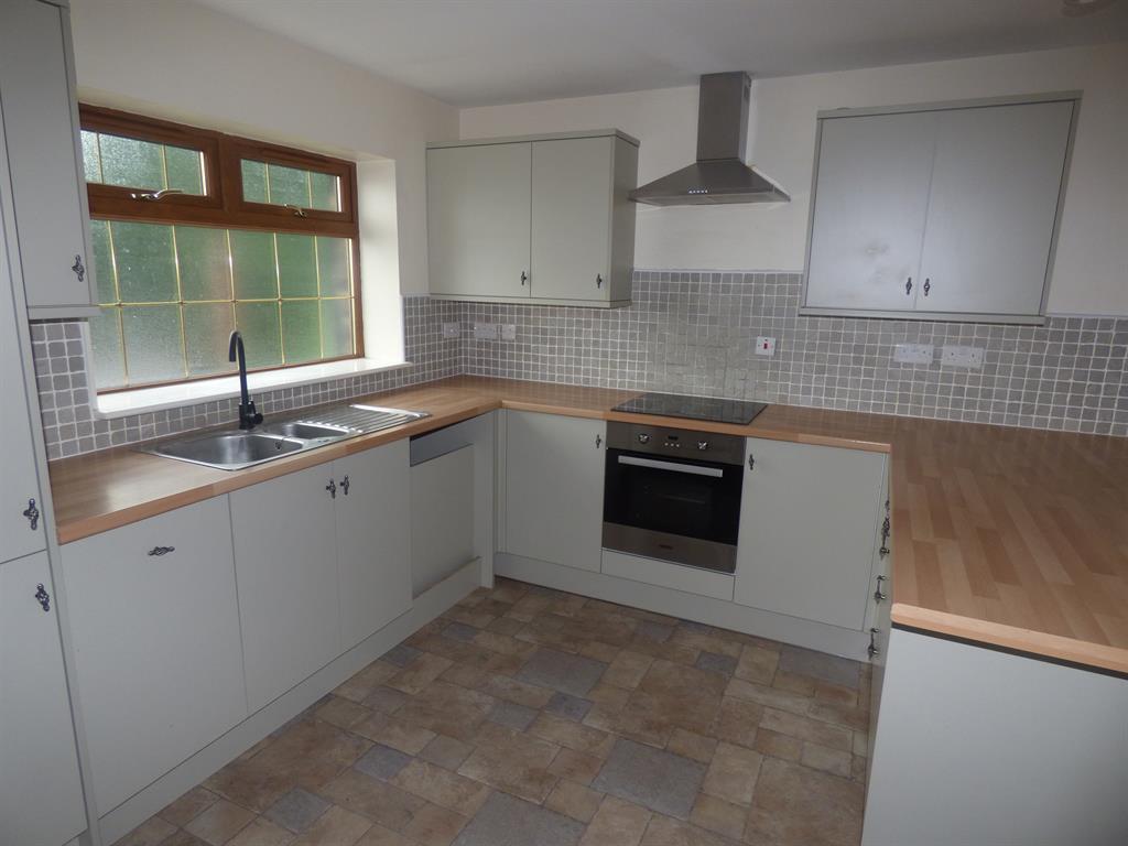 Spruce House, Washer Lane, Halifax... 2 bed terraced house £625 pcm
