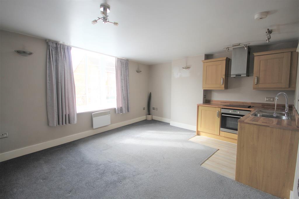 Institute Walk, East Grinstead, West Sussex, RH19 1 bed flat for sale £164,500