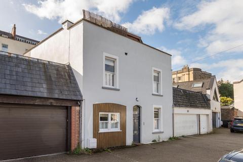 6 Harley Mews, Bristol, BS8 3AY