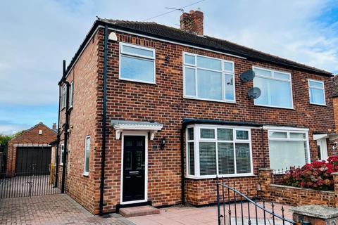 3 bedroom semi-detached house for sale - Stoneleigh Avenue, Acklam