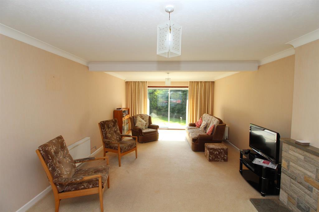 Merley Drive, Highcliffe, Christchurch, BH23 5BN 3 bed bungalow for