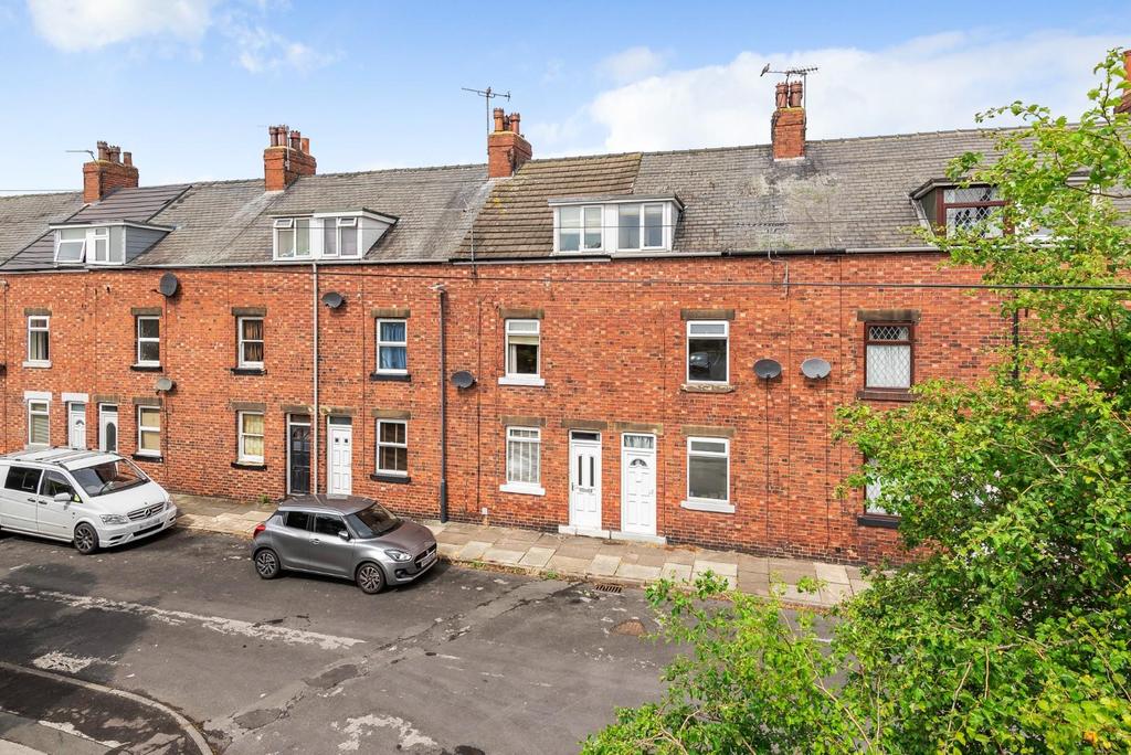 Sandfield Terrace, Tadcaster 3 bed terraced house £200,000