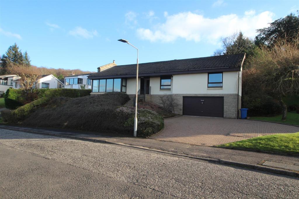 Edinburgh Drive, Gourock 3 bed detached house £1,400 pcm (£323 pw)