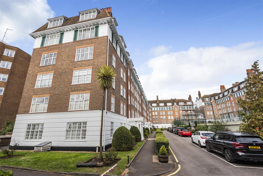 Richmond Hill Court Richmond 2 bed flat for sale £695 000