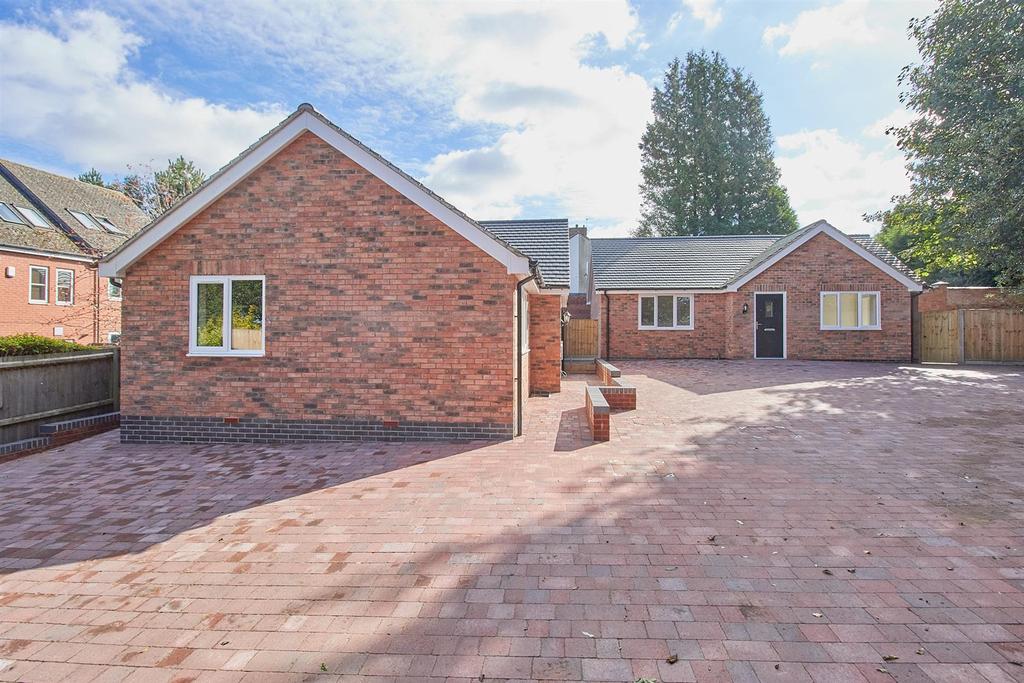 Heath Lane South, Earl Shilton 2 bed detached bungalow for sale £250,000