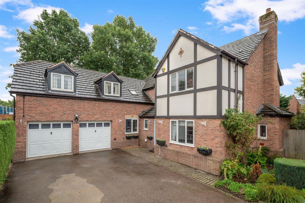 Maple Leaf Drive, Marston Green, Solihull 5 bed detached house for sale