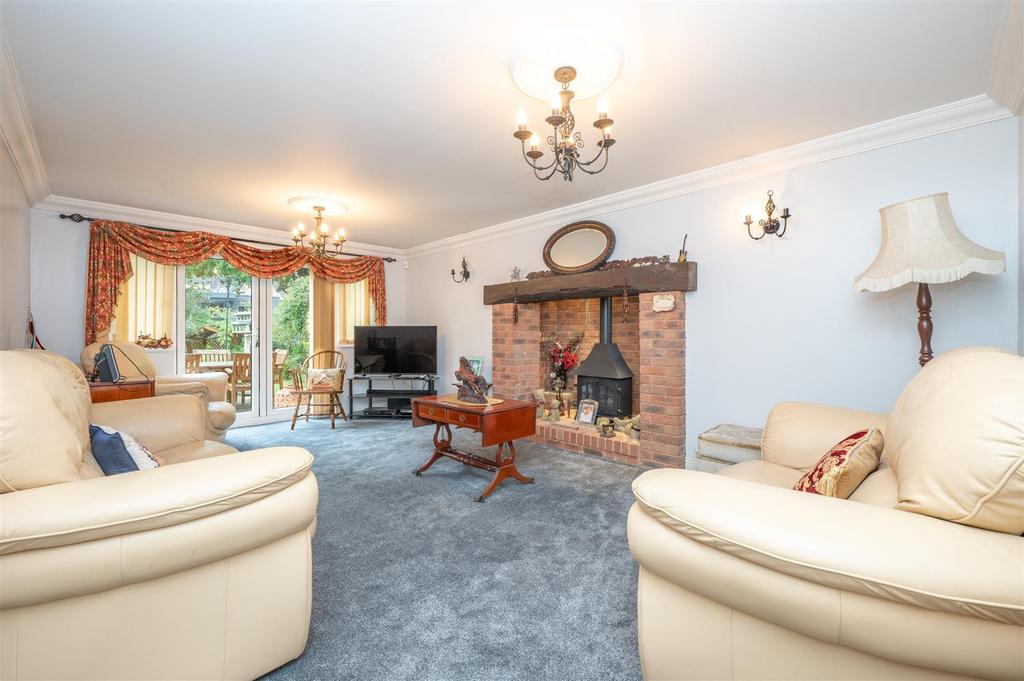 Maple Leaf Drive, Marston Green, Solihull 5 bed detached house for sale