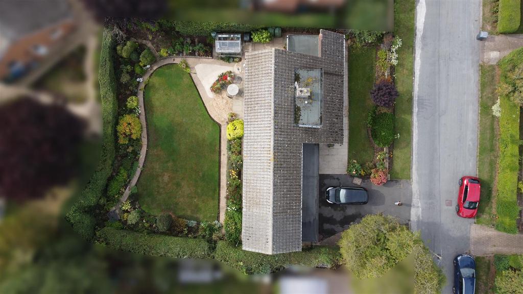 Park Avenue, Plumtree Park 4 bed detached house £550,000